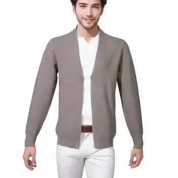 Весной 2023 года я перешла к Европейской и американской моде На Тонкий кардиган с V-образным вырезом и длинными рукавами, вязаный мужской свитер. Изображение