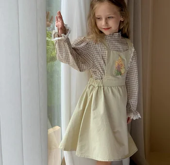 Розничная продажа 2023 Новых осенних бутиковых комплектов для маленьких девочек: Пледы, блузка + мультяшное подвесное платье, милые костюмы принцессы 2-7 Т Изображение